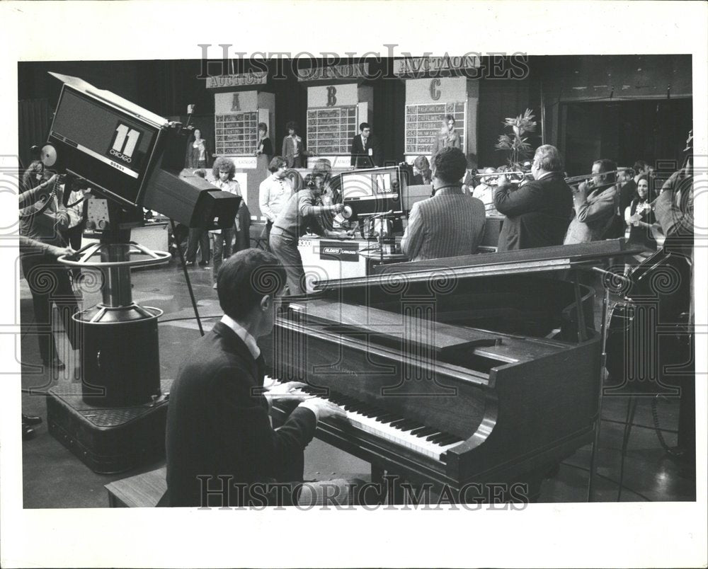 Jazz Band Auction Harriet Choice Channel 11-Historic Images