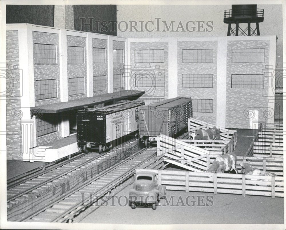 Evanston Model RR Club Keene packing plant - RRV94801 - Historic Images