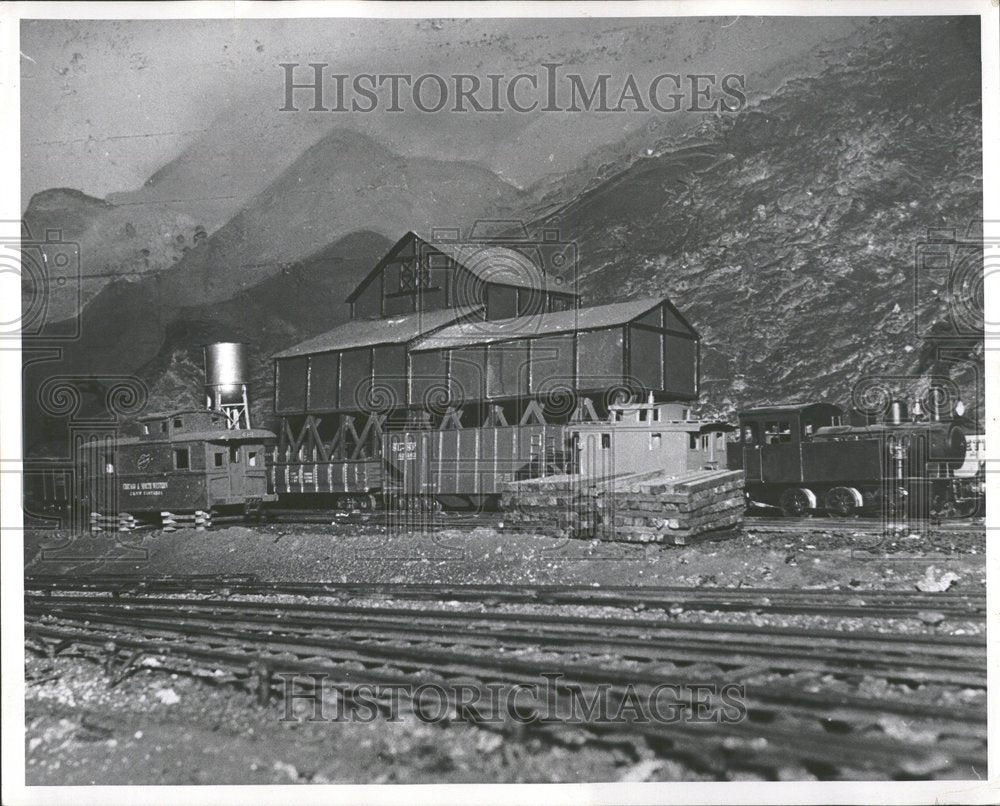 Press Photo Evanston Model Railroad Club James Keene - Historic Images