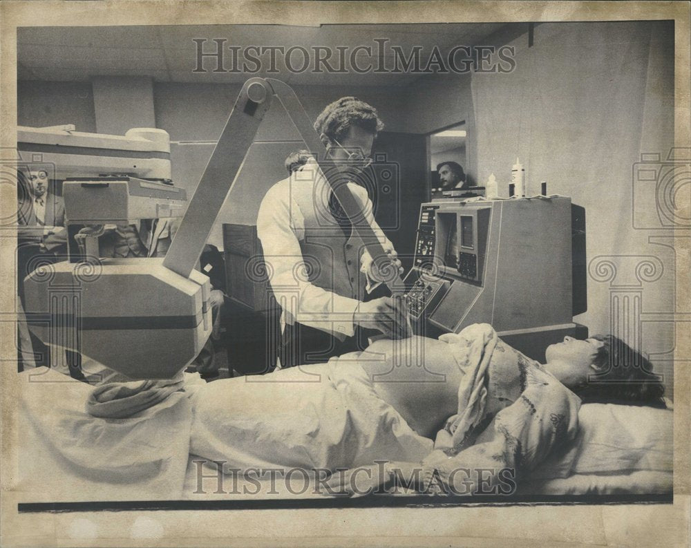 1976 Searle Ultrasound PhoSonic SM Usage - Historic Images