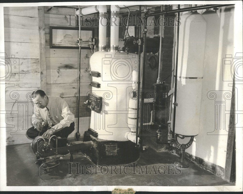 1942, Rupert Roaf Heating Unit Boiler - RRV94881 - Historic Images