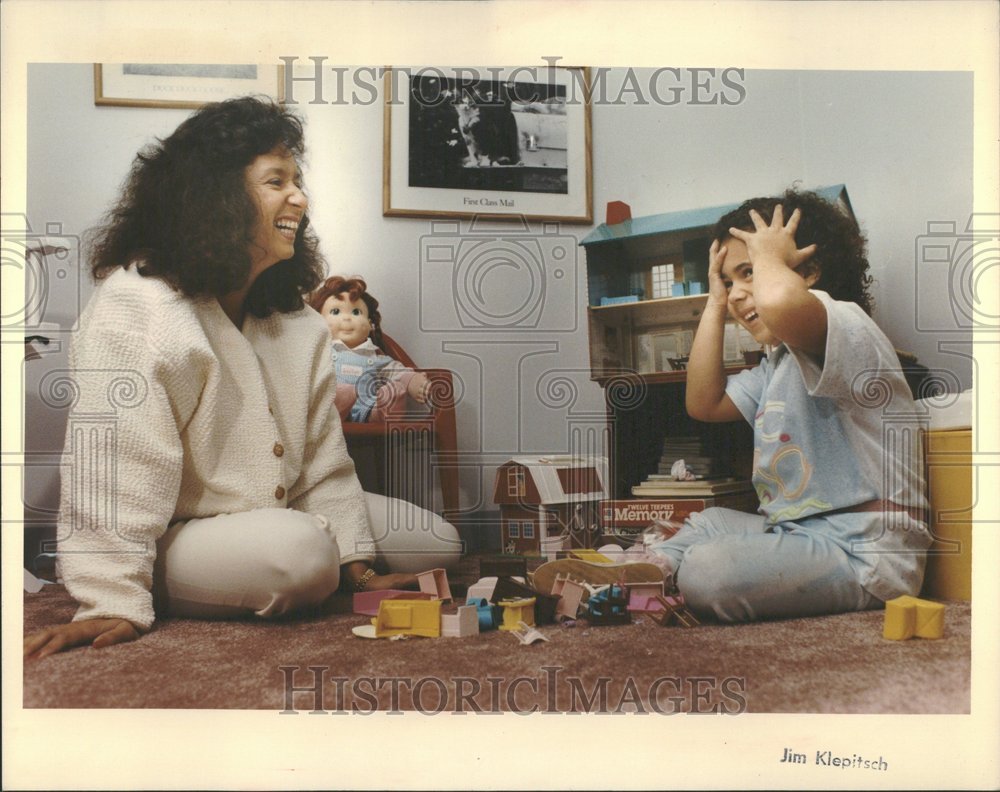 1990, Family Therapist With Daughter Elgin - RRV95093 - Historic Images