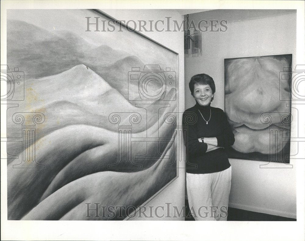 1990, Hispanic Artist Alicia Toribio - RRV95097 - Historic Images