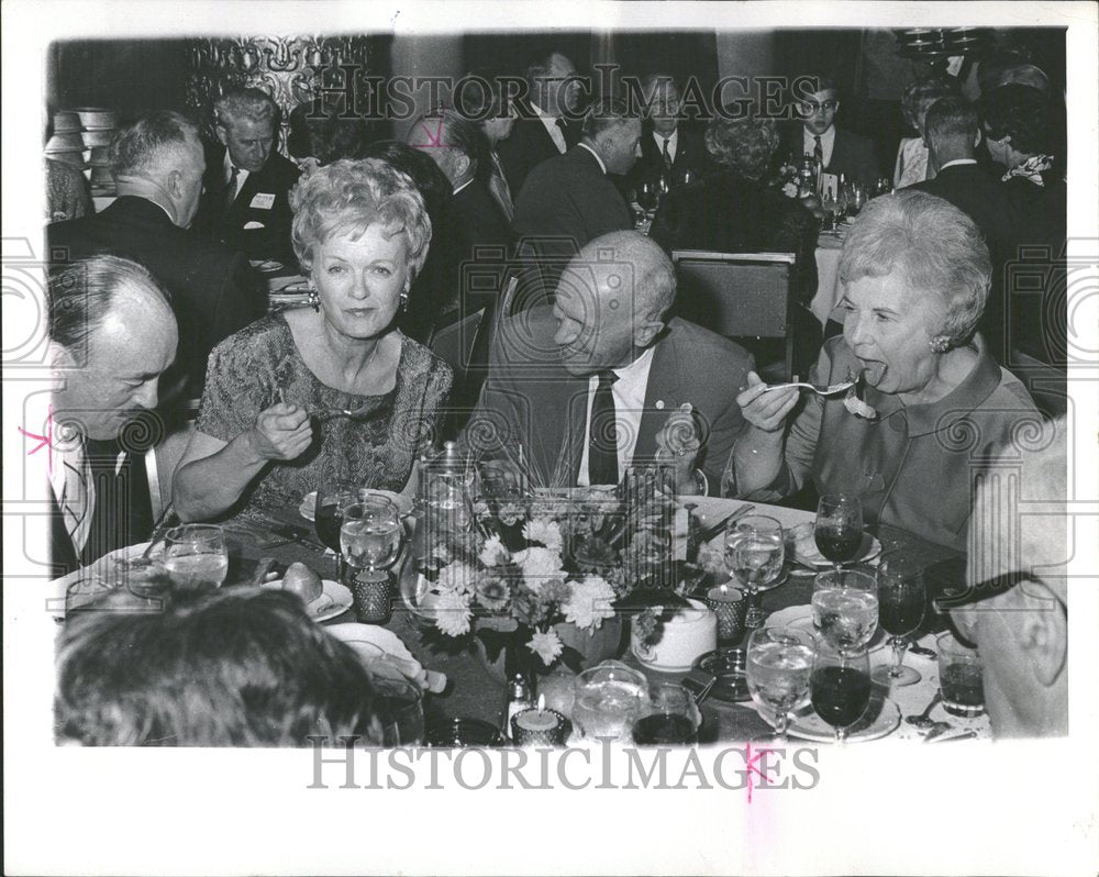  Bill Hanson and Hollabaugh couple at dinner - Historic Images