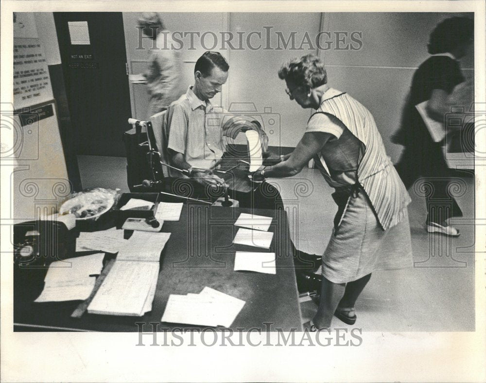 1980 Hospital Volunteer Jack Williams - Historic Images