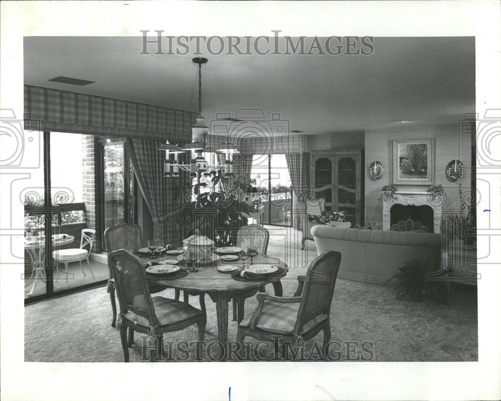 1977, Condos Graue Mill Dining Room Living - RRV95555 - Historic Images