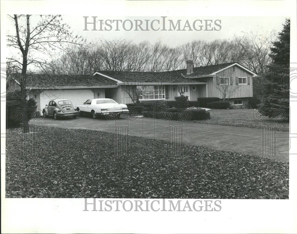 1982, Hinsdale Real Estate House On Madison - RRV95557 - Historic Images