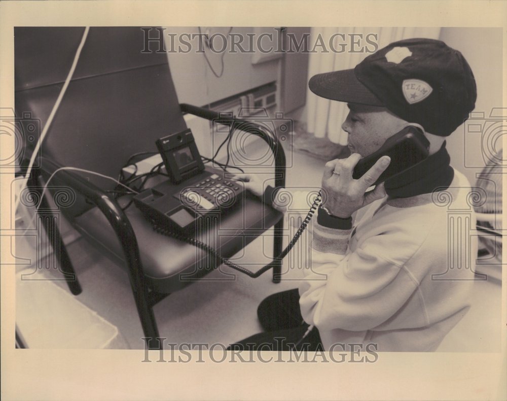 1993 Press Photo Patient talks on Video phone with son - Historic Images