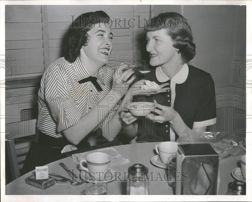 1953, Feeding Ice Cream - RRV95661 - Historic Images