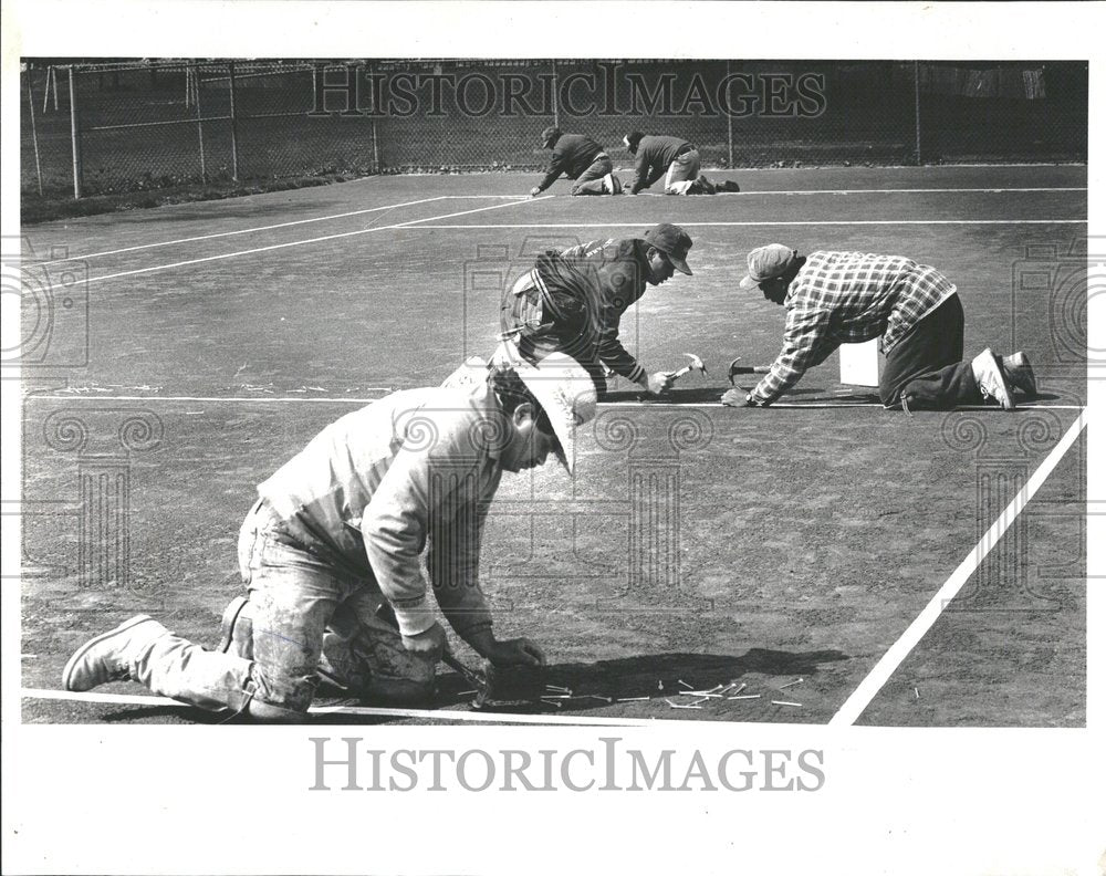 1991 Press Photo  Lincoln Park Worker prepare Diversey - Historic Images