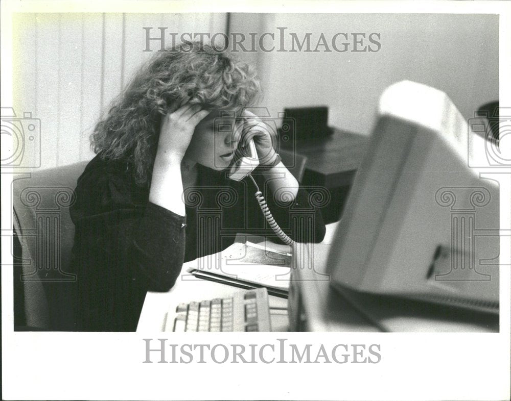 1990, Metro Help Chicago Runaway Hotline - RRV95863 - Historic Images