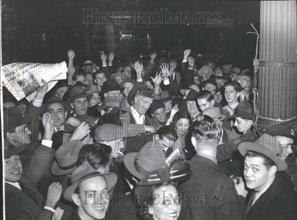 Press Photo Chicago Sun in High Demand - Historic Images