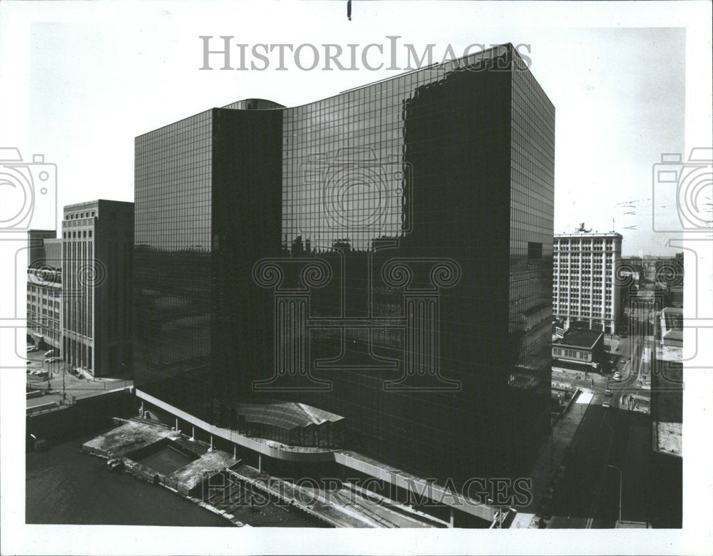 1984, Tishman Midwest Gateway IV Building - RRV96227 - Historic Images