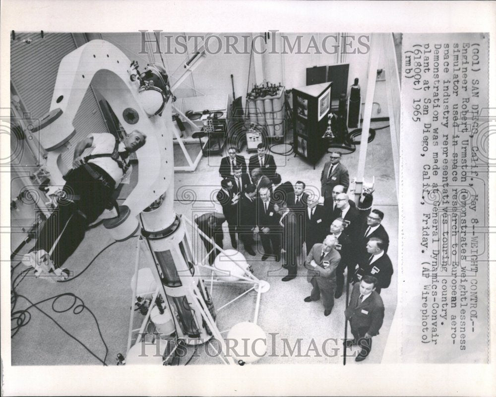 1965 Press Photo Weightlessness simulator used in space - Historic Images