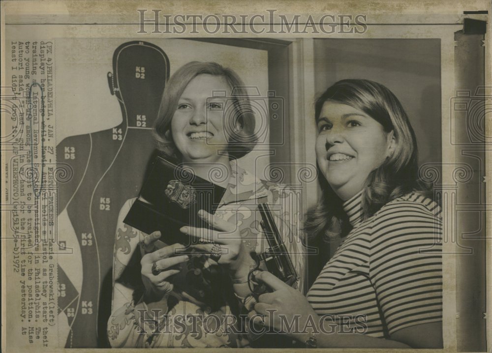 1972 Women Training IRS Investigators Guns-Historic Images