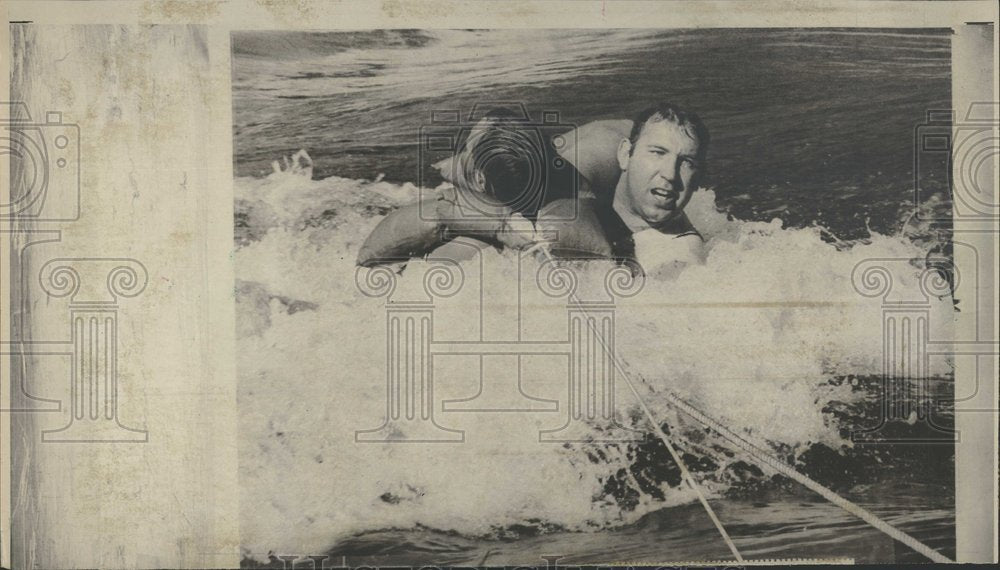 1971, Rescues Boise River Alex Winn Taggart - RRV97129 - Historic Images