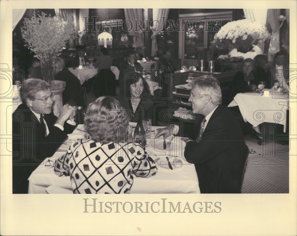 1994, Interior Gordon Restaurant - RRV97299 - Historic Images