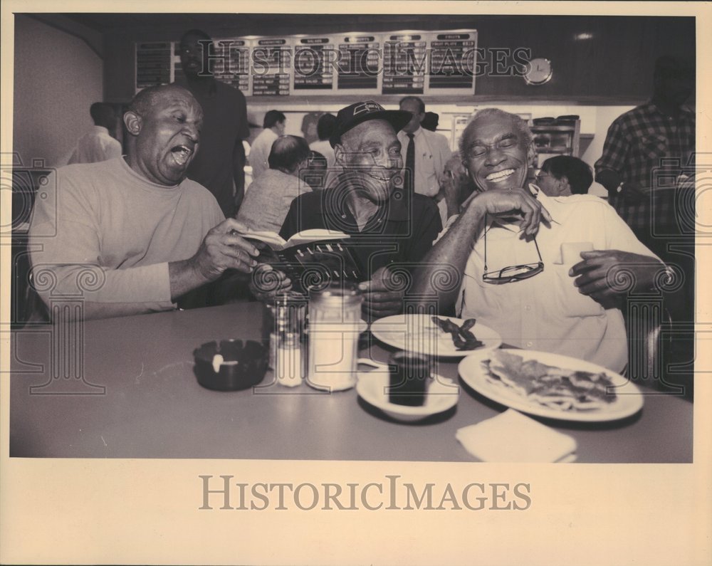 1982 Press Photo Johnny Hawkins Nate Douglas Edmund - RRV97301 - Historic Images