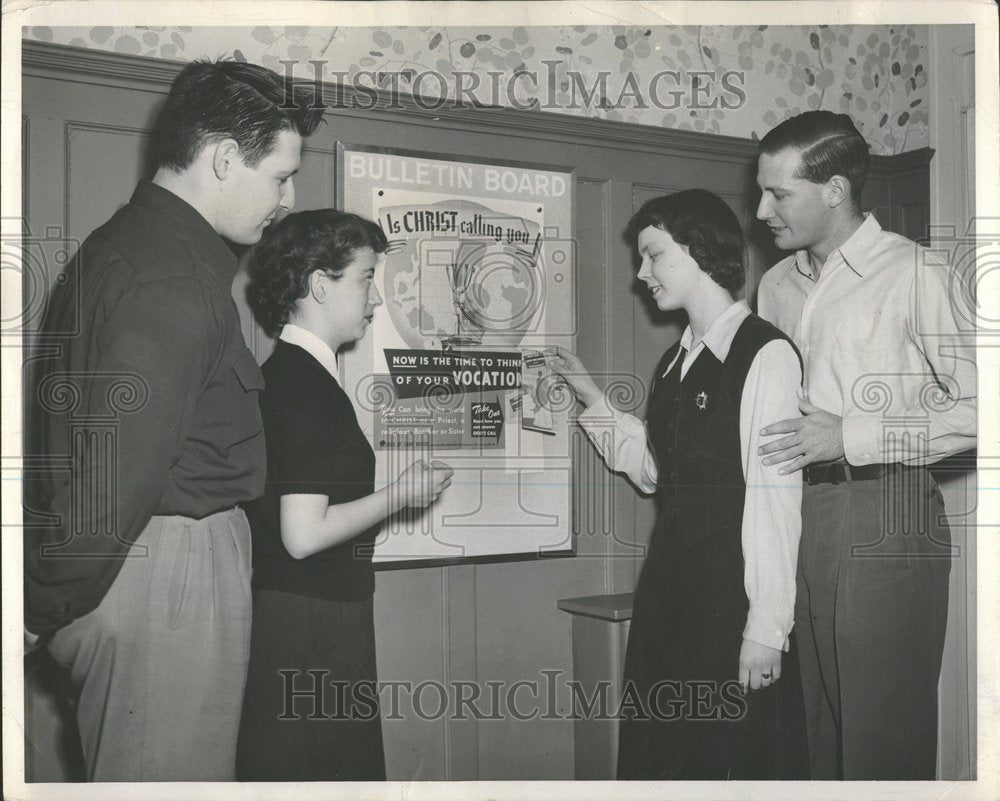 1951 Press Photo Shiel House Evanston Joan son Sylvia - Historic Images