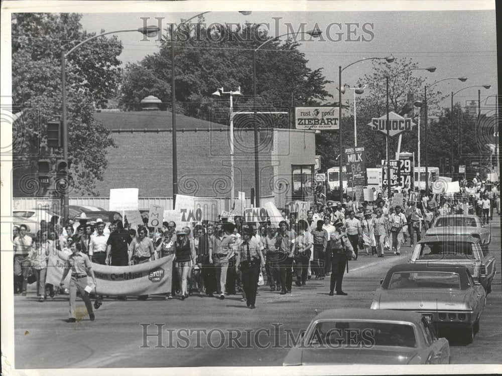 1972 Protest marchers Midway Airport rally-Historic Images