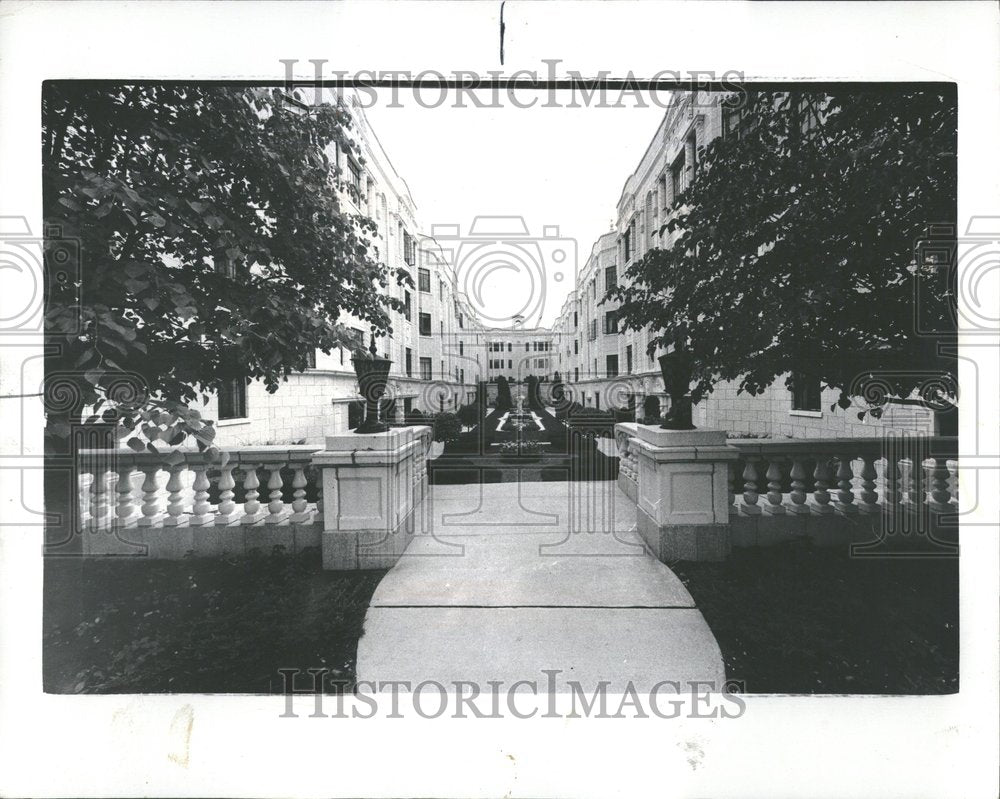 Press Photo Casa Bonita Roaring Twenties apartment park - RRV97857 - Historic Images