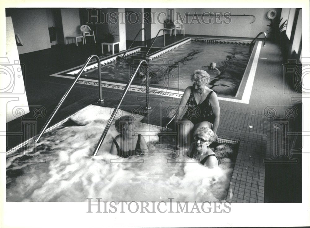 1992 Press Photo Luther Village Wittenberg Whirlpool - Historic Images