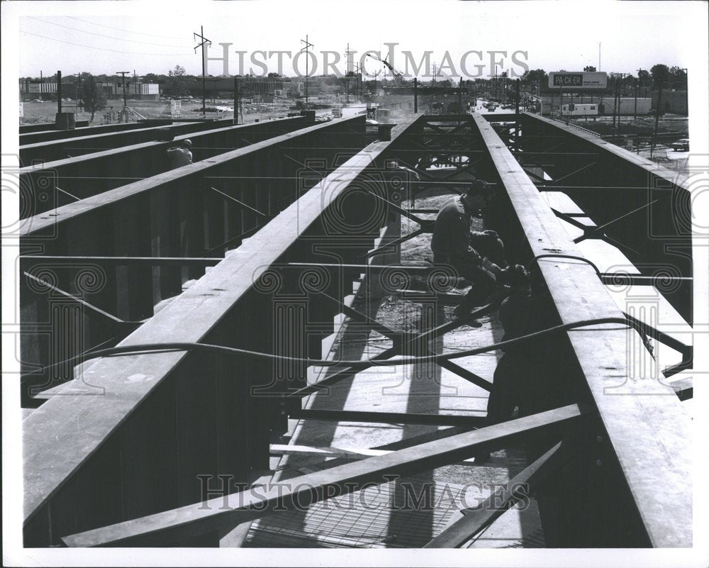 1974, Building Construction Men Place - RRV98309 - Historic Images