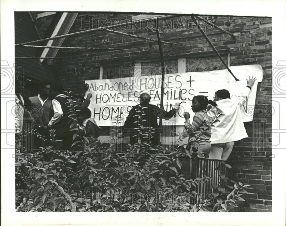 1981, Abandoned Houses Clinic Family Homes - RRV98321 - Historic Images