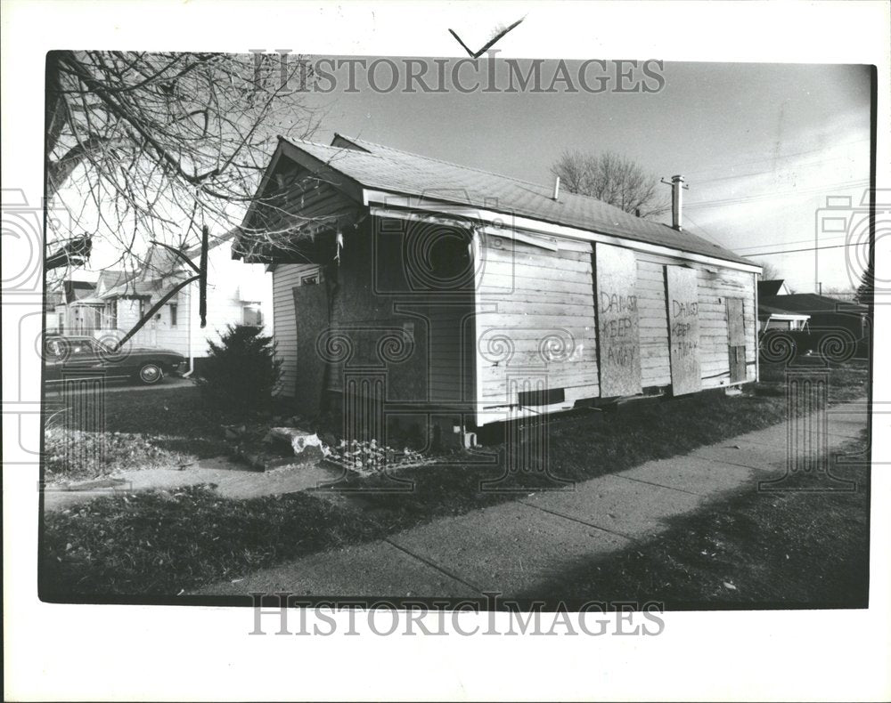 1984 Press Photo Building abandoned Michigan Warren - RRV98323 - Historic Images