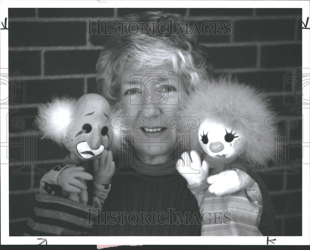 1995, Nancy Henk Puppeteer Two Puppets - RRV98467 - Historic Images