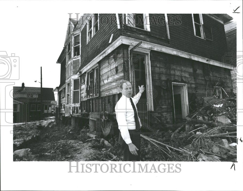 1991, John Kean Detroit Yacht Harbor Owner - RRV98531 - Historic Images