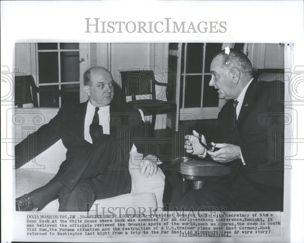 1964, President Johnson Secratary Dean Rusk - RRV98575 - Historic Images