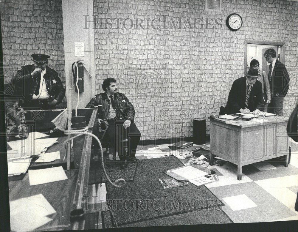 1977 Illionois Department Public Aid Office-Historic Images