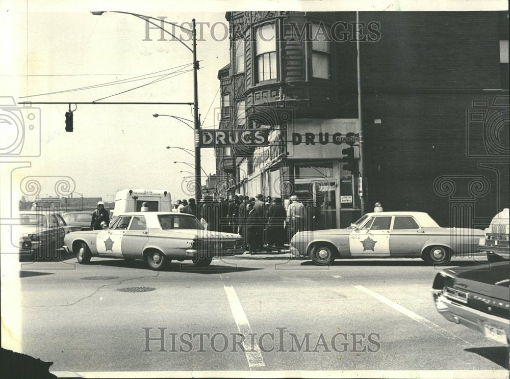 1966 Scene Corner Damen Harrison Sayer Drug-Historic Images