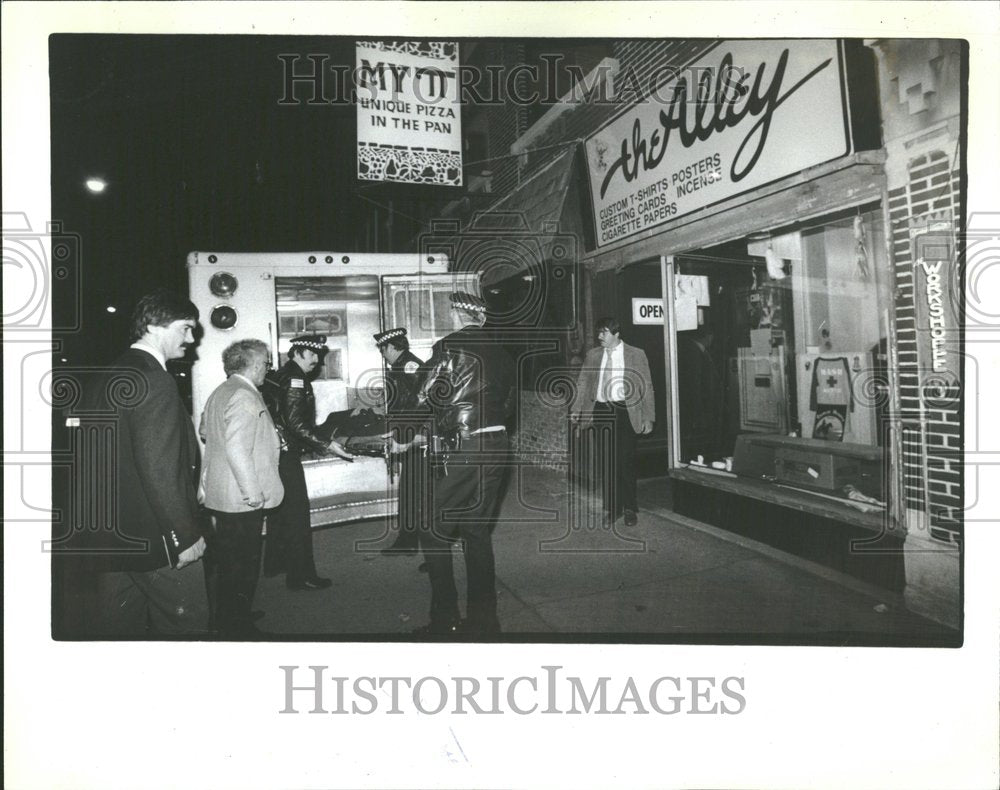 1982, Laura Steinke Alley robbery Palatine - RRV99081 - Historic Images