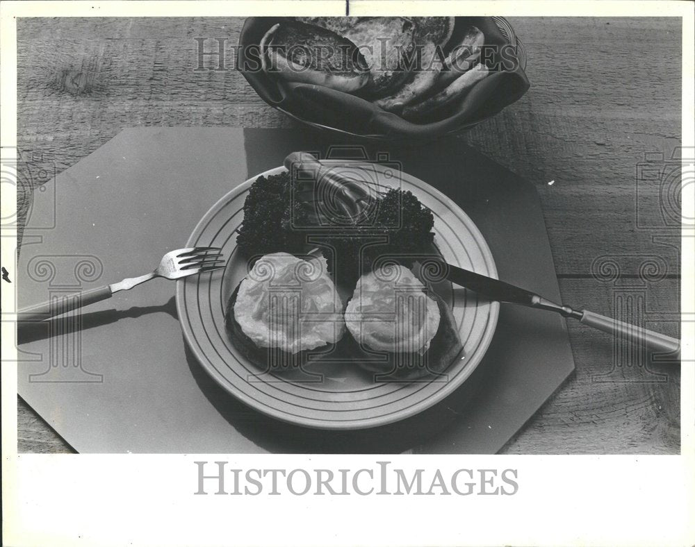 1984 English Muffin Fast Food Brunch Dinner - Historic Images