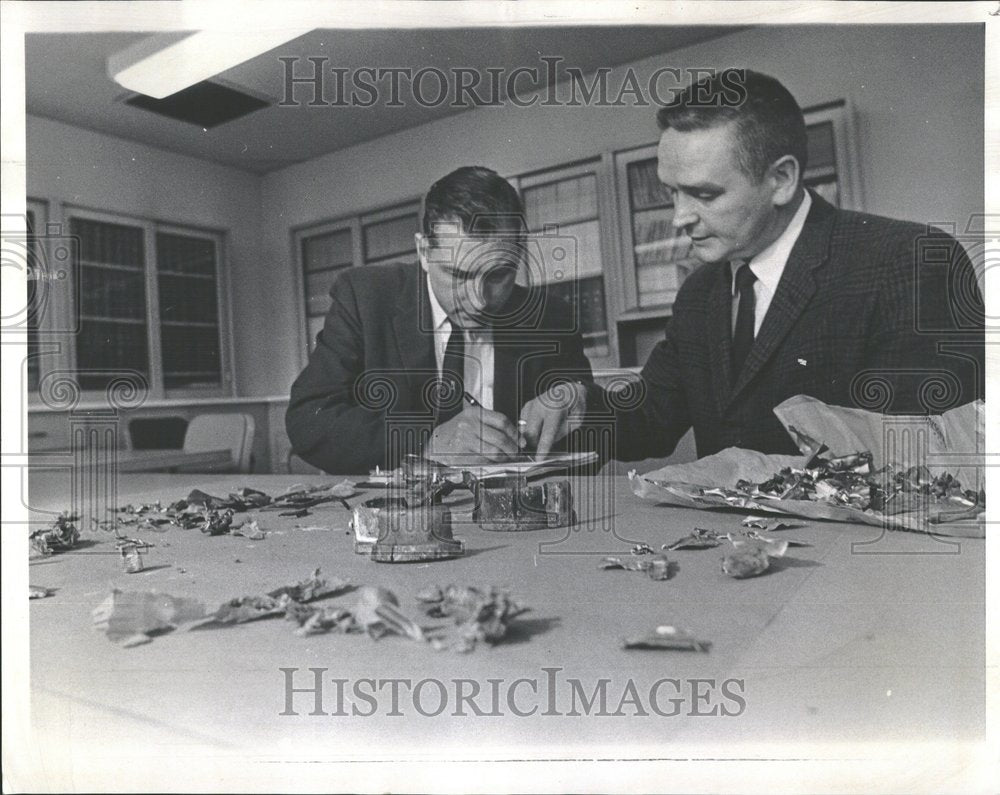 1969 Press Photo Frank Kasky Art Nolan fragments Arson - RRV99595 - Historic Images