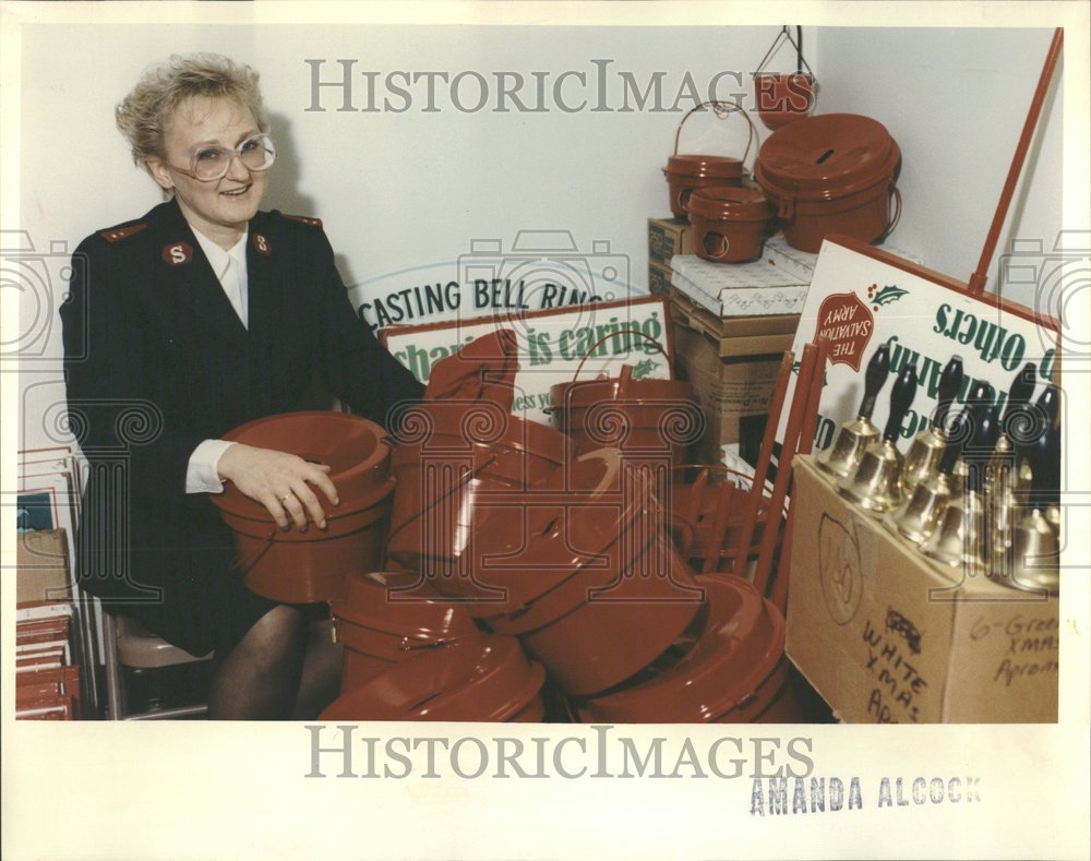 1992, Capt Nancy MacLean Salvation Army Fund - RRV99807 - Historic Images