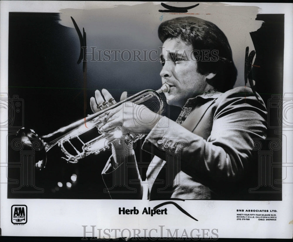 1975 Press Photo Herbert Herb Alpert Tijuana Brass Moss - RRW00159 - Historic Images