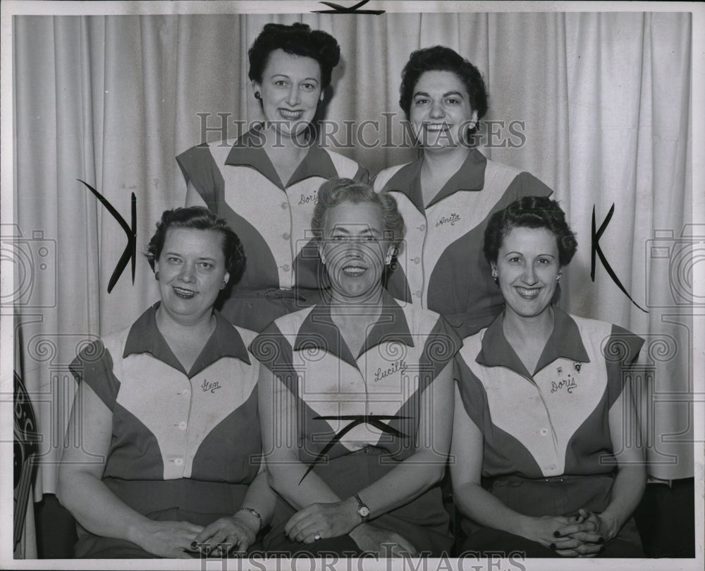 1955 Press Photo Brunswick bowling team Doris Krause - RRW00227 - Historic Images