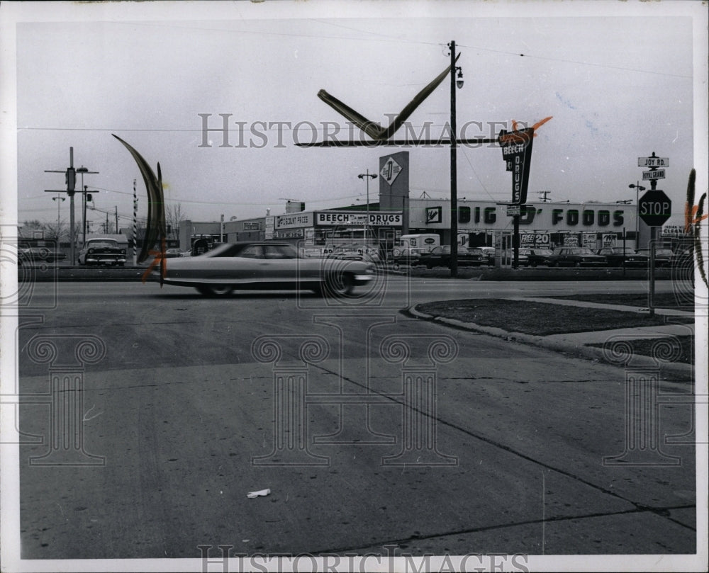 1966 Press Photo Road royal Grad Michigan Redford - RRW00327 - Historic Images