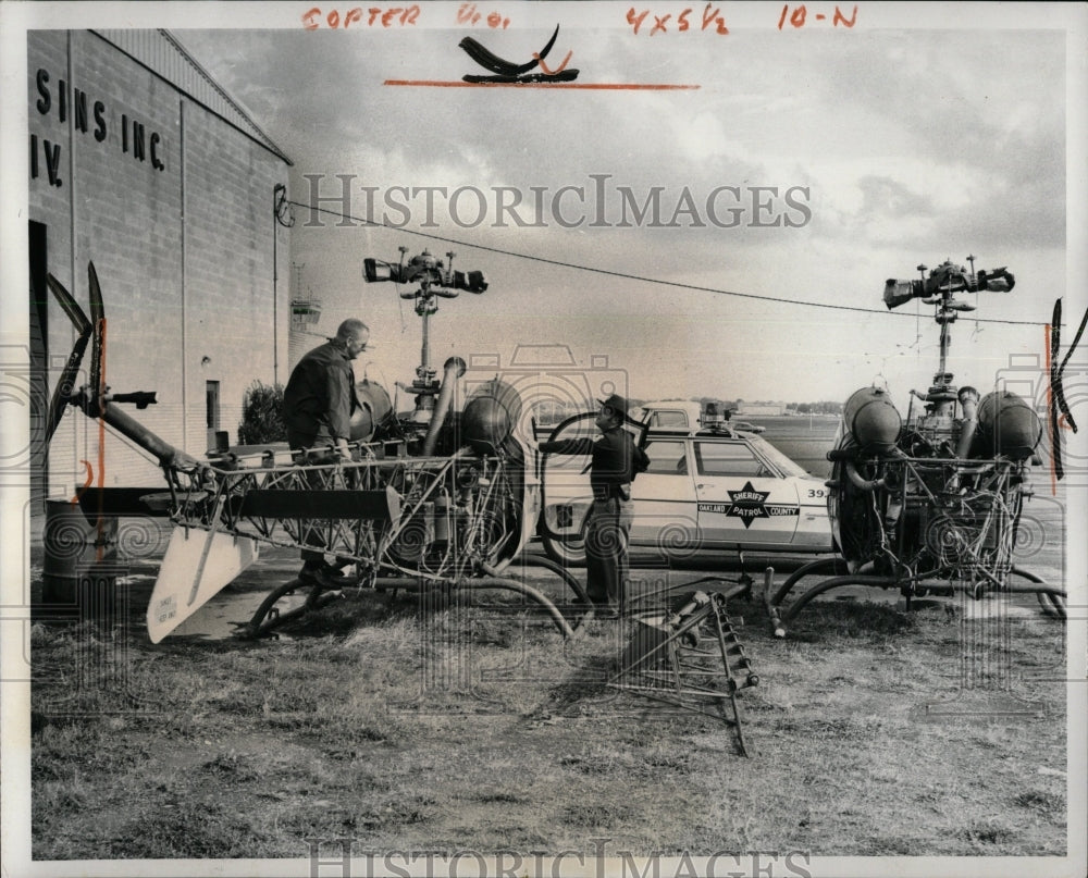 1972 Press Photo Old Helicopter Terry Crnston Donald - RRW00331 - Historic Images