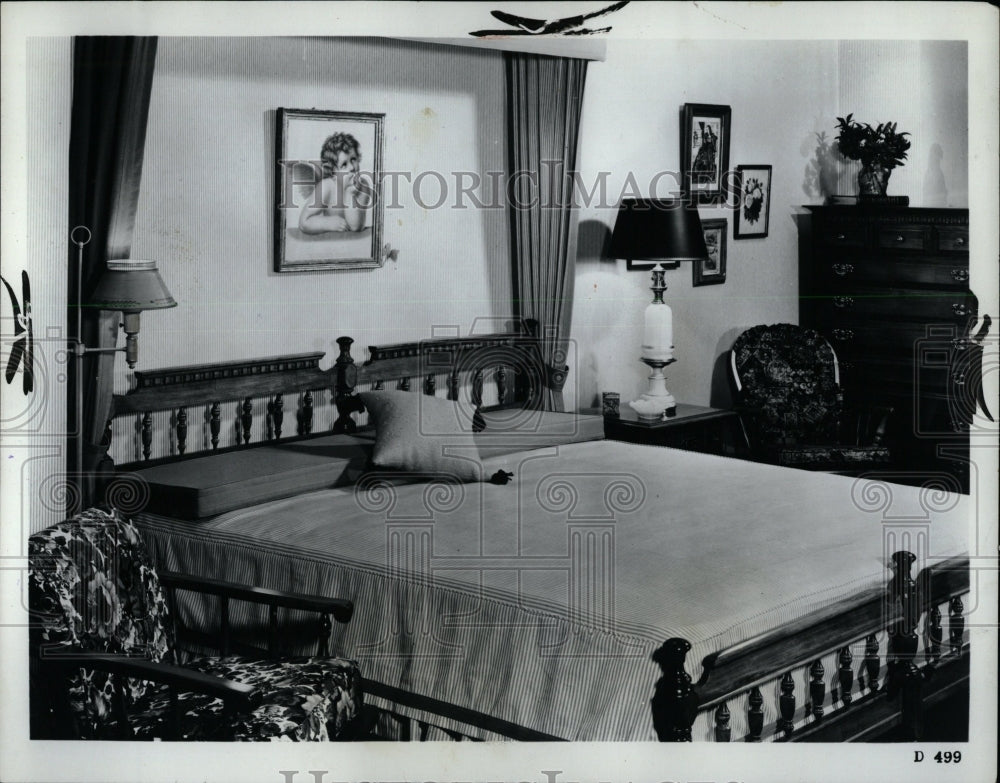 1967 Press Photo Beautifully Decorated Bedroom - RRW00391 - Historic Images