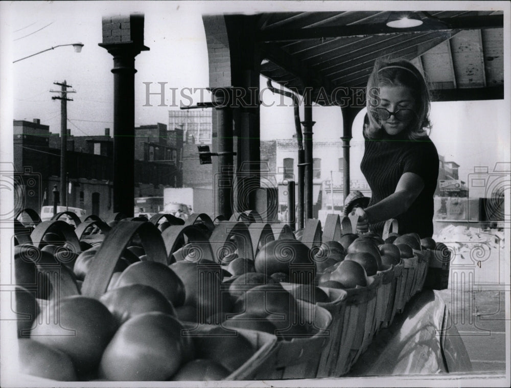 1970 Press Photo Peter Stroh Soc Eastern Maket - RRW00459 - Historic Images