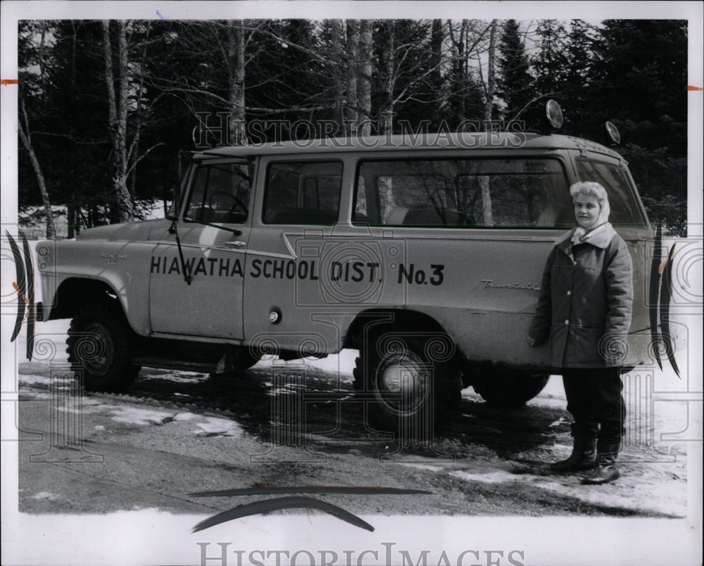 1963 Press Photo Mary Graves Hiawatha School Bus Driver - RRW00479 - Historic Images