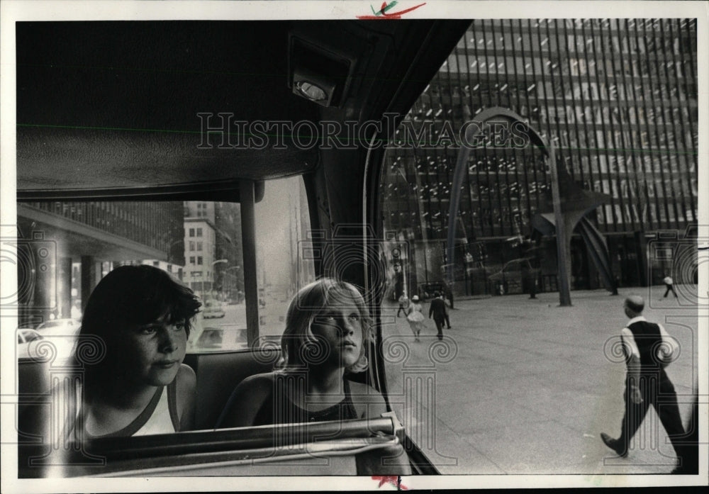 1978 Press Photo Tourists Visit Chicago Illinois - RRW00621 - Historic Images