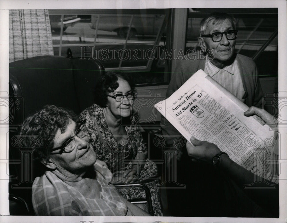 1965 Press Photo Monticello Convalescent Center Nurse - RRW00623 - Historic Images