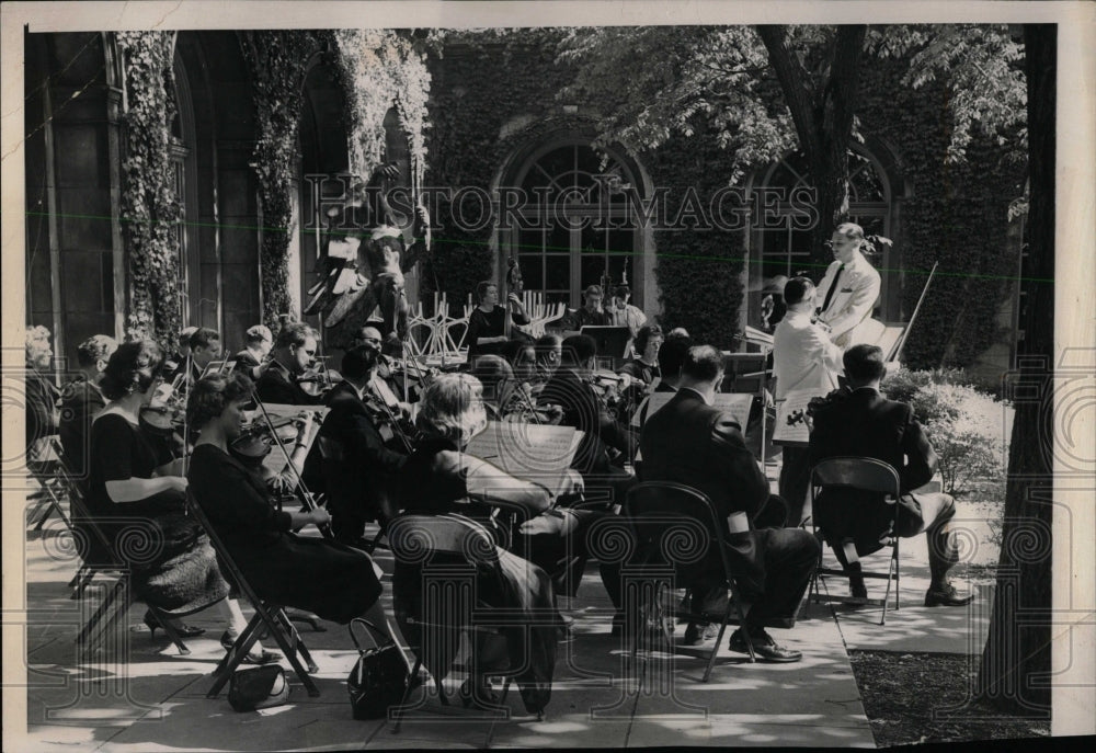 1961 Press Photo Musicians Orchestra Performance - RRW00641 - Historic Images