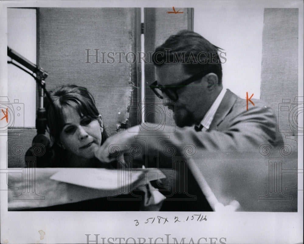 1965 Press Photo Actress Julie Harris - RRW00831 - Historic Images