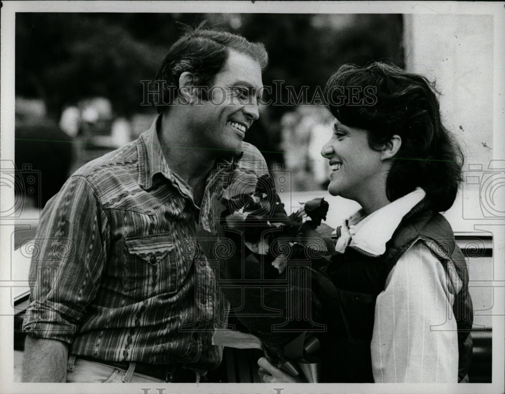 1980 Press Photo Max Gail Actor Linda Lavin - RRW00855 - Historic Images